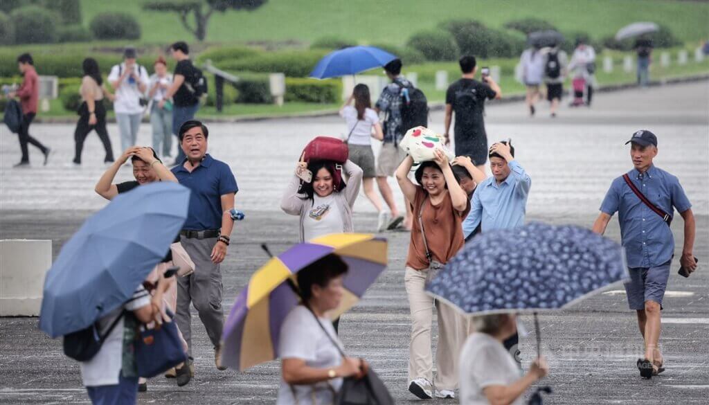 近期梅雨鋒面影響，天氣較不穩定，各地請注意防大雨或豪雨